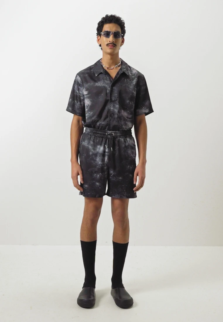 PRINTED SUMMER SHORT SLEEVE - Hemd - Grey 2 PRINTED SUMMER SHORT SLEEVE - Hemd - Grey – Bild 2