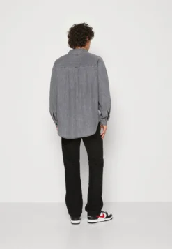 WALLER 1 POCKET SHIRT - Hemd - Black Denim 8 WALLER 1 POCKET SHIRT - Hemd - Black Denim -Sommerkleidung Für Herren 00992f4f7e7f4435b90bfff8297c7f30