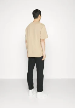 Michael Kors FLAGSHIP LOGO TEE - T-Shirt Print - Khaki 8 Michael Kors FLAGSHIP LOGO TEE - T-Shirt Print - Khaki -Sommerkleidung Für Herren 02c863dca79e4d5cbf2a236b8c489412