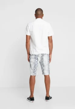URBAN CLASSICS STRETCH - Shorts - Offwhite 8 URBAN CLASSICS STRETCH - Shorts - Offwhite -Sommerkleidung Für Herren 0a8e460859924e21bfccace3f9c24fb1