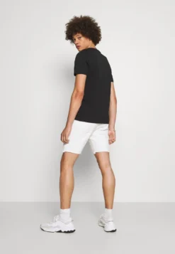 NIGHT ADDICT Jeans Shorts - White 8 NIGHT ADDICT Jeans Shorts - White -Sommerkleidung Für Herren 0d49e1a64ebb4b58a21afc1b0834f7cc