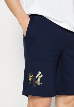 Champion MLB NEW YORK YANKEES INFILL SHORTS - Kurze Sporthose - Dark Blue 10 Champion MLB NEW YORK YANKEES INFILL SHORTS - Kurze Sporthose - Dark Blue -Sommerkleidung Für Herren 2cd4896ef10f4167a22e83afc2d60e87
