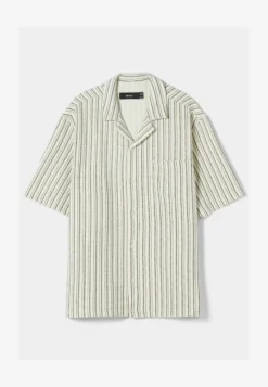 BERSHKA STRIPED RUSTIC SHORT SLEEVE - Hemd - Beige 10 BERSHKA STRIPED RUSTIC SHORT SLEEVE - Hemd - Beige -Sommerkleidung Für Herren 440bba93dc7647e19225eec7e51a4e5b