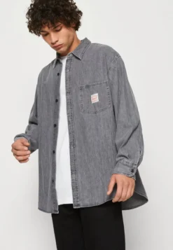 WALLER 1 POCKET SHIRT - Hemd - Black Denim 9 WALLER 1 POCKET SHIRT - Hemd - Black Denim -Sommerkleidung Für Herren 45c242334e71499488424bb74c301cf5