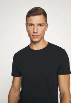 Selected Homme SLHNEWPIMA O NECK TEE 3 PACK - T-Shirt Basic - Black -Sommerkleidung Für Herren 469d508b54ac47d682c16395c2089819