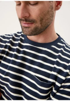 S.Oliver RAYÉ DOTÉ D’UNE POCHE-POITRINE - T-Shirt Print - Navy Stripes -Sommerkleidung Für Herren 47e400f3ec7b4b17863aa50fe3e7c9c6