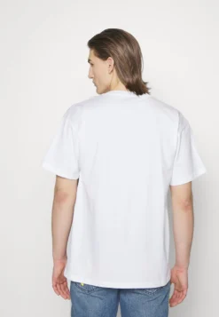 MOSCHINO T-Shirt Print - Fantasy White 9 MOSCHINO T-Shirt Print - Fantasy White -Sommerkleidung Für Herren 5831b04016824f3b9746d5f1b64fba2d