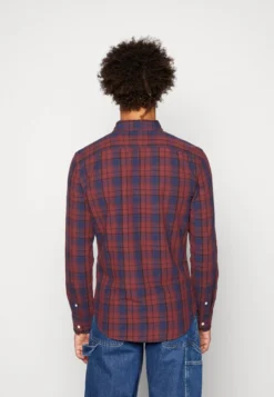 BATTERY SHIRT SLIM - Hemd - Red Mahogany -Sommerkleidung Für Herren 59a4c923d1cc4baf9ddd9e37bfa40977