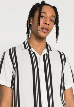 BRAVE SOUL RHONE - Hemd - Optic White/jet Black 10 BRAVE SOUL RHONE - Hemd - Optic White/jet Black -Sommerkleidung Für Herren 65e046c60bdd4bfc94e6b1f639548687