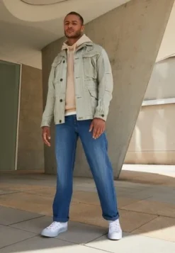 Bugatti BERMUDA - Shorts - Marine 9 Bugatti BERMUDA - Shorts - Marine -Sommerkleidung Für Herren 796c794b9f8749c899c74f62726d8c16