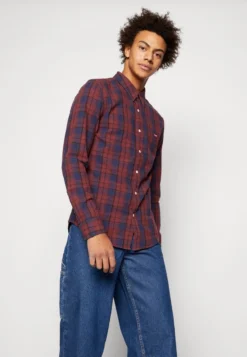 BATTERY SHIRT SLIM - Hemd - Red Mahogany -Sommerkleidung Für Herren 82e8a5e01848444a9f9e3ee49398c0e6