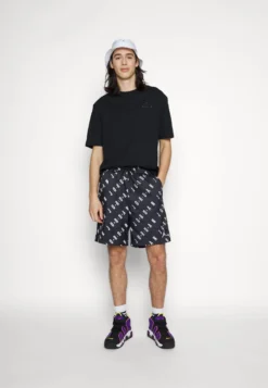 Jordan POOLSIDE - Jogginghose - Black/white 11 Jordan POOLSIDE - Jogginghose - Black/white -Sommerkleidung Für Herren 9813d23652d5499e8d7dd7d33f63bc1c