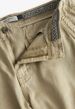Next PREMIUM LAUNDERED CARGO STANDARD - Jeans Shorts - Natural -Sommerkleidung Für Herren a1967b09c2c5465cbfbf8a5608bb8818