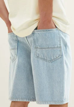 TOM TAILOR Denim Jeans Shorts - Clean Bleached Blue Denim -Sommerkleidung Für Herren c550ac2ace55410eb91d8e9c6b0956aa