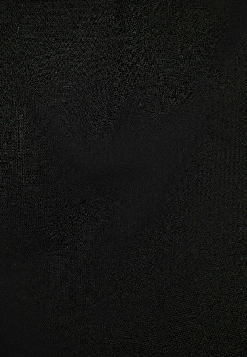 BERSHKA TAILORED BERMUDA - Shorts - Black 6 BERSHKA TAILORED BERMUDA - Shorts - Black – Bild 6