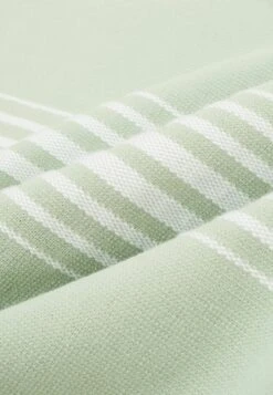 UNISEX PRAJA - Strandtuch - Green 11 UNISEX PRAJA - Strandtuch - Green -Sommerkleidung Für Herren d541fdf782a7477284d8793ea5636db1