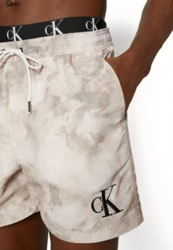 Calvin Klein Swimwear MEDIUM DOUBLE WB - Badeshorts - Khaki 8 Calvin Klein Swimwear MEDIUM DOUBLE WB - Badeshorts - Khaki -Sommerkleidung Für Herren e45635e674c442e68ed462588368e4fa
