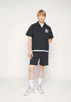 Jordan Shorts - Black/white 8 Jordan Shorts - Black/white -Sommerkleidung Für Herren e841b5d7bb124fb9acbe3a407d9ebdb2
