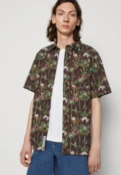 KAVU THE JAM - Hemd - Brown 9 KAVU THE JAM - Hemd - Brown -Sommerkleidung Für Herren f5facd4eaf4241dcb8f1ca1406e2e787