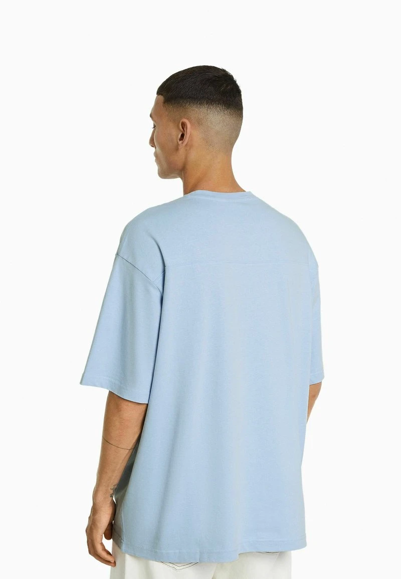 BERSHKA SHORT SLEEVE - T-Shirt Print - Light Blue 3 BERSHKA SHORT SLEEVE - T-Shirt Print - Light Blue – Bild 3